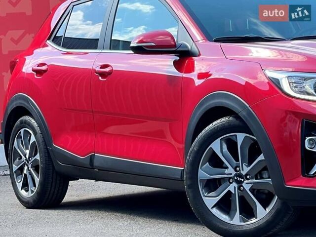 Красный Киа Stonic, объемом двигателя 1.37 л и пробегом 8 тыс. км за 23800 $, фото 9 на Automoto.ua