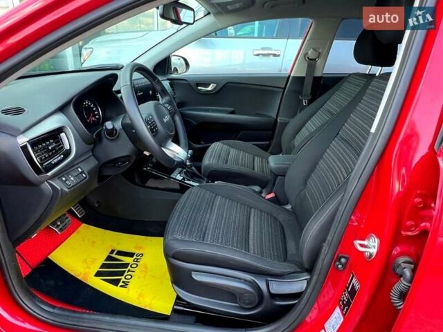 Красный Киа Stonic, объемом двигателя 1.37 л и пробегом 8 тыс. км за 23800 $, фото 25 на Automoto.ua