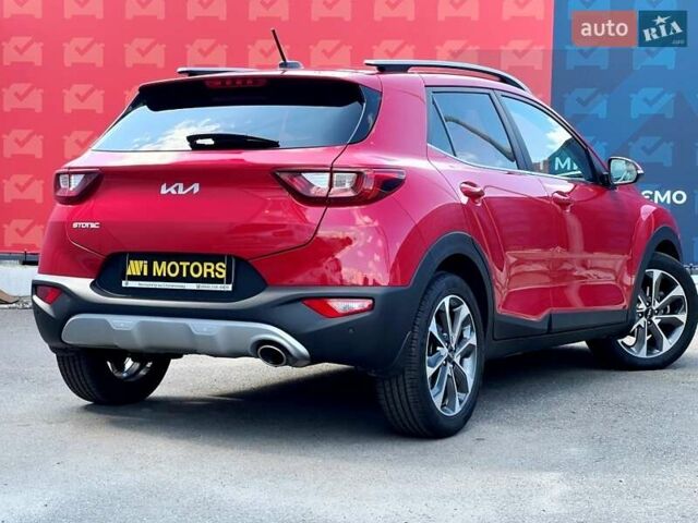 Красный Киа Stonic, объемом двигателя 1.37 л и пробегом 8 тыс. км за 23800 $, фото 3 на Automoto.ua