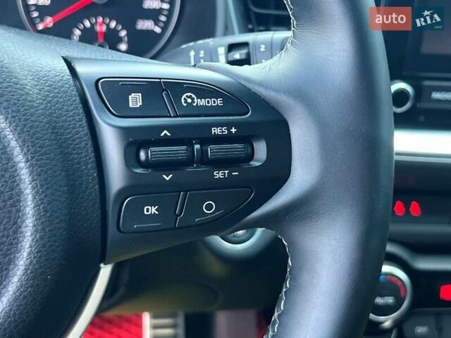 Красный Киа Stonic, объемом двигателя 1.37 л и пробегом 8 тыс. км за 23800 $, фото 41 на Automoto.ua