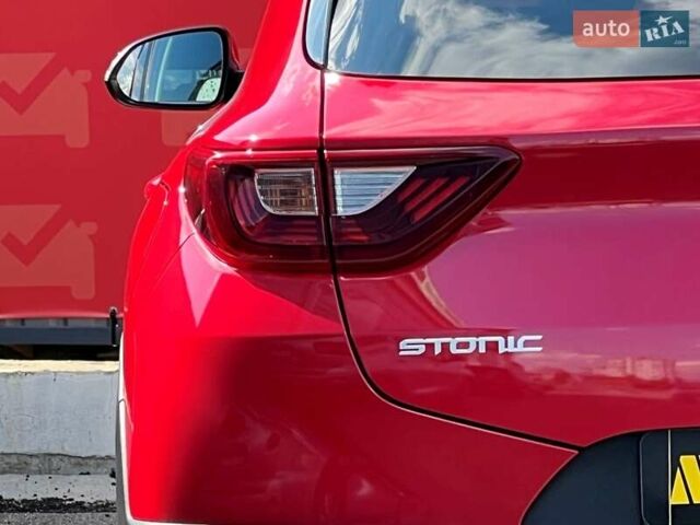 Красный Киа Stonic, объемом двигателя 1.37 л и пробегом 8 тыс. км за 23800 $, фото 18 на Automoto.ua