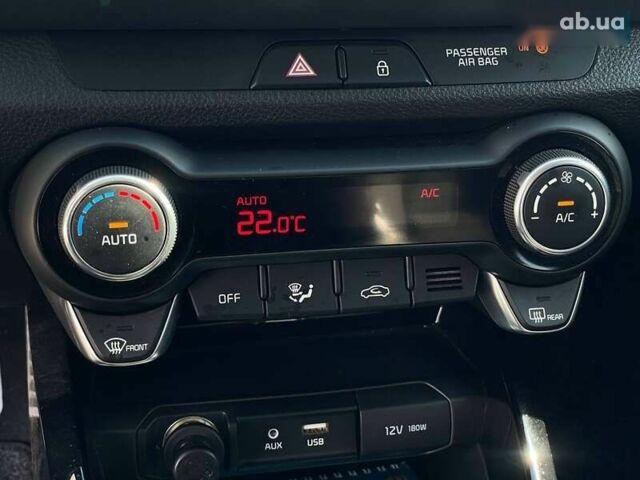 Киа Stonic, объемом двигателя 1.4 л и пробегом 18 тыс. км за 18699 $, фото 18 на Automoto.ua