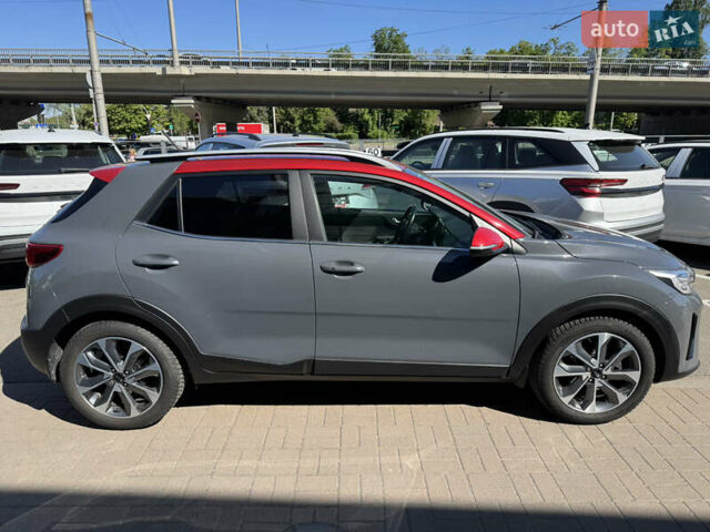 Киа Stonic, объемом двигателя 1.37 л и пробегом 86 тыс. км за 16700 $, фото 3 на Automoto.ua