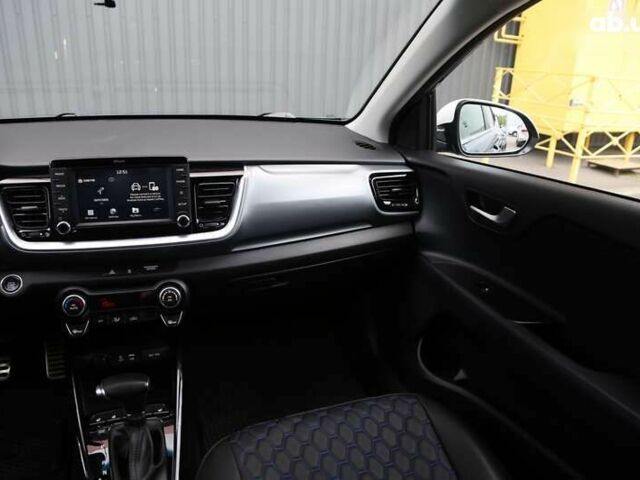 Киа Stonic, объемом двигателя 1.4 л и пробегом 101 тыс. км за 17300 $, фото 12 на Automoto.ua