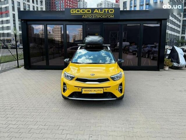Киа Stonic, объемом двигателя 1.4 л и пробегом 94 тыс. км за 15999 $, фото 2 на Automoto.ua