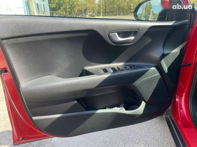Киа Stonic, объемом двигателя 1.4 л и пробегом 18 тыс. км за 18699 $, фото 28 на Automoto.ua