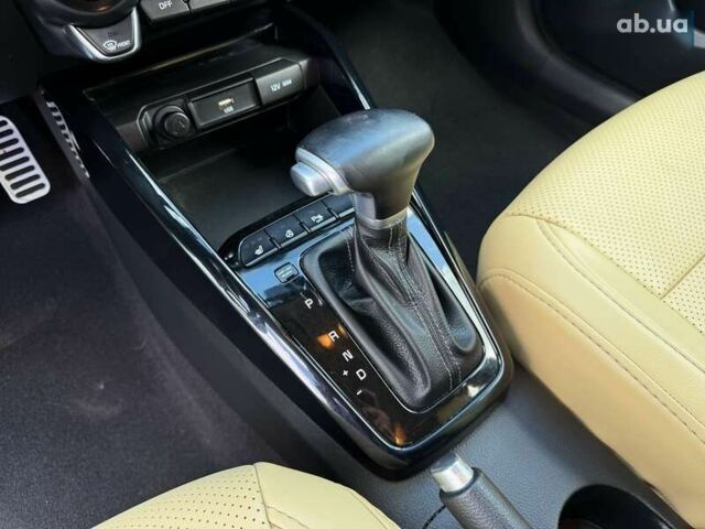 Киа Stonic, объемом двигателя 1.4 л и пробегом 94 тыс. км за 15999 $, фото 20 на Automoto.ua