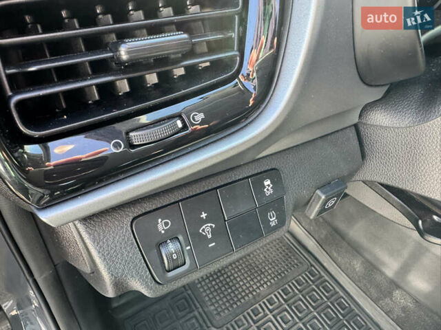 Киа Stonic, объемом двигателя 1.37 л и пробегом 86 тыс. км за 16700 $, фото 9 на Automoto.ua