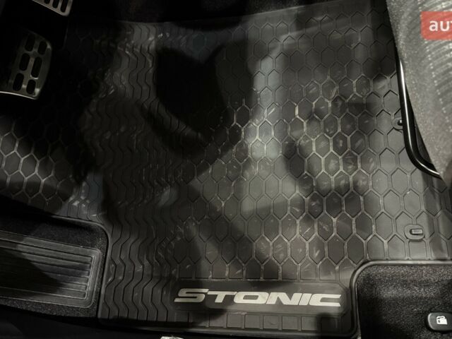 купить новое авто Киа Stonic 2024 года от официального дилера Фрунзе-Авто KIA Киа фото