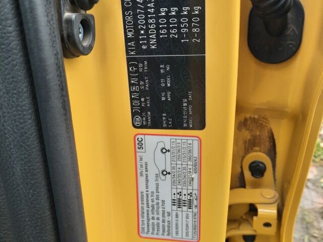 Желтый Киа Stonic, объемом двигателя 1.4 л и пробегом 98 тыс. км за 17900 $, фото 10 на Automoto.ua