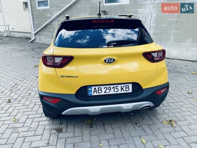 Желтый Киа Stonic, объемом двигателя 1.58 л и пробегом 99 тыс. км за 15900 $, фото 8 на Automoto.ua
