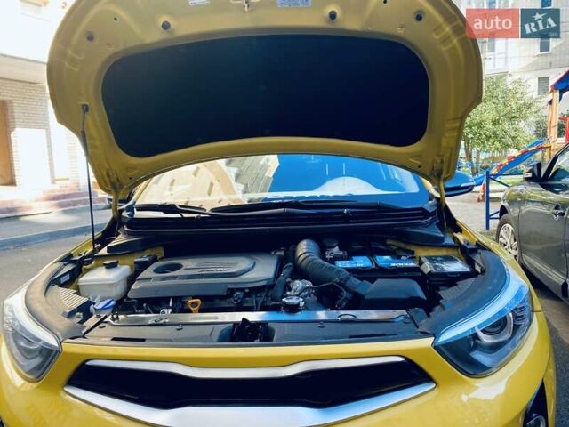 Желтый Киа Stonic, объемом двигателя 1.58 л и пробегом 99 тыс. км за 15900 $, фото 9 на Automoto.ua