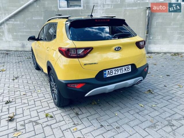 Желтый Киа Stonic, объемом двигателя 1.58 л и пробегом 98 тыс. км за 16700 $, фото 10 на Automoto.ua