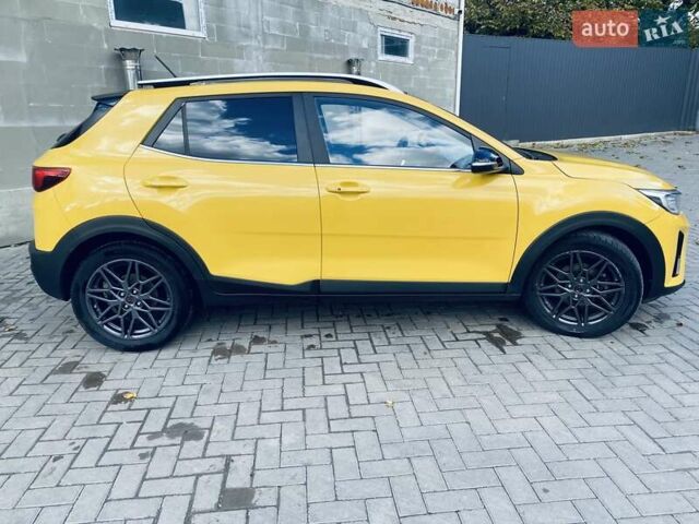 Желтый Киа Stonic, объемом двигателя 1.58 л и пробегом 98 тыс. км за 16700 $, фото 17 на Automoto.ua