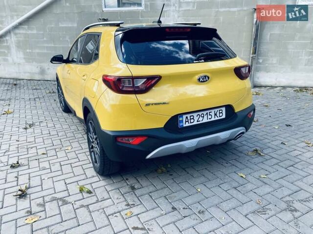 Желтый Киа Stonic, объемом двигателя 1.58 л и пробегом 98 тыс. км за 16700 $, фото 12 на Automoto.ua