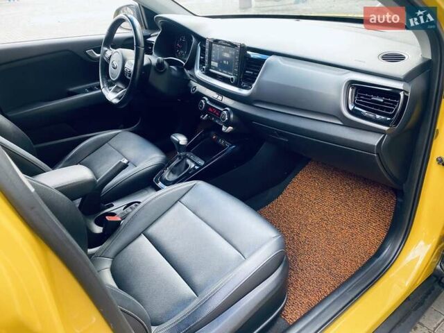 Желтый Киа Stonic, объемом двигателя 1.58 л и пробегом 99 тыс. км за 15900 $, фото 20 на Automoto.ua