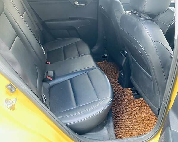 Жовтий Кіа Stonic, об'ємом двигуна 1.58 л та пробігом 101 тис. км за 15850 $, фото 17 на Automoto.ua