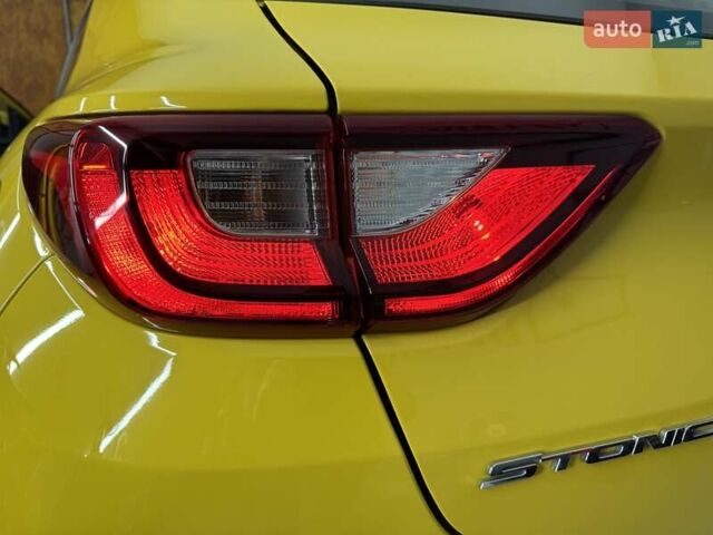 Жовтий Кіа Stonic, об'ємом двигуна 1.37 л та пробігом 44 тис. км за 16999 $, фото 49 на Automoto.ua