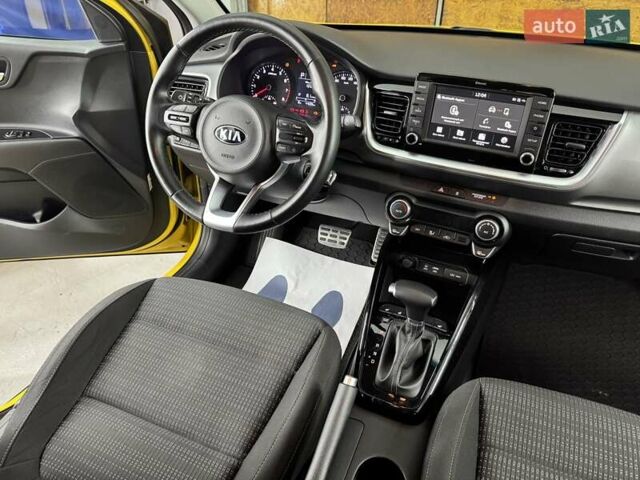 Жовтий Кіа Stonic, об'ємом двигуна 1.37 л та пробігом 44 тис. км за 16999 $, фото 81 на Automoto.ua