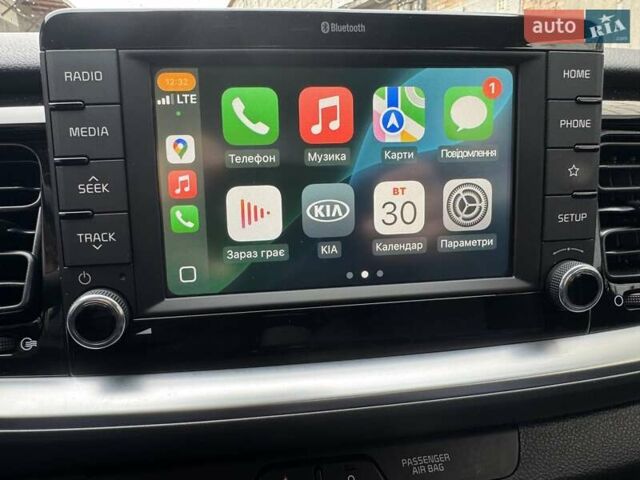 Жовтий Кіа Stonic, об'ємом двигуна 1.37 л та пробігом 44 тис. км за 16999 $, фото 8 на Automoto.ua