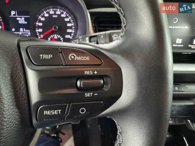 Жовтий Кіа Stonic, об'ємом двигуна 1.37 л та пробігом 44 тис. км за 16999 $, фото 35 на Automoto.ua
