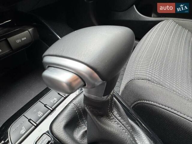 Жовтий Кіа Stonic, об'ємом двигуна 1.37 л та пробігом 44 тис. км за 16999 $, фото 28 на Automoto.ua