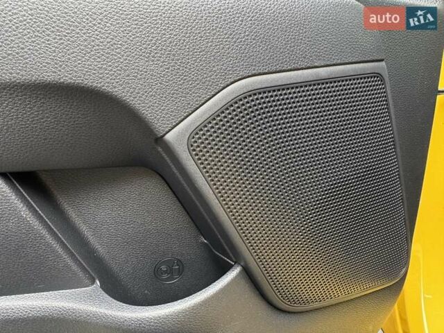 Жовтий Кіа Stonic, об'ємом двигуна 1.37 л та пробігом 44 тис. км за 16999 $, фото 24 на Automoto.ua