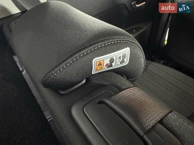 Жовтий Кіа Stonic, об'ємом двигуна 1.37 л та пробігом 44 тис. км за 16999 $, фото 36 на Automoto.ua