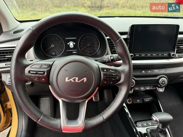 Желтый Киа Stonic, объемом двигателя 1.37 л и пробегом 12 тыс. км за 22500 $, фото 13 на Automoto.ua