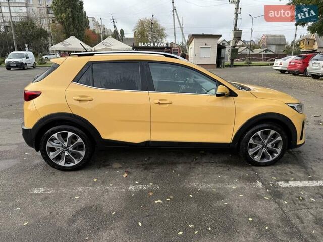 Желтый Киа Stonic, объемом двигателя 1.37 л и пробегом 12 тыс. км за 22500 $, фото 6 на Automoto.ua