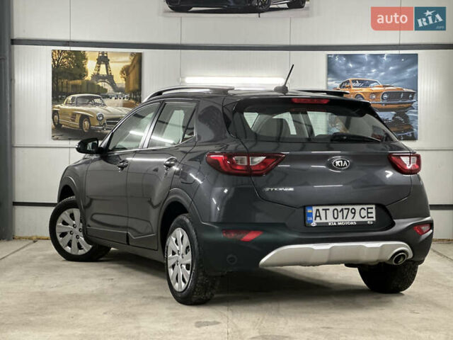 Серый Киа Stonic, объемом двигателя 1.4 л и пробегом 137 тыс. км за 11850 $, фото 31 на Automoto.ua