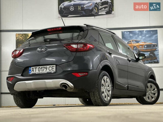 Серый Киа Stonic, объемом двигателя 1.4 л и пробегом 137 тыс. км за 11850 $, фото 46 на Automoto.ua
