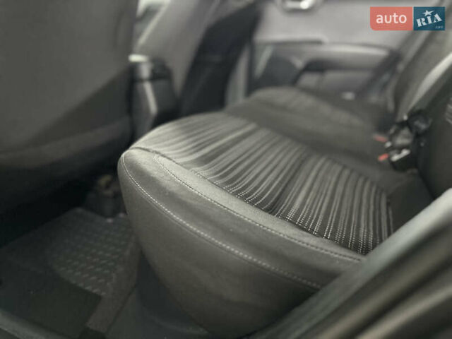 Серый Киа Stonic, объемом двигателя 1.4 л и пробегом 137 тыс. км за 11850 $, фото 98 на Automoto.ua