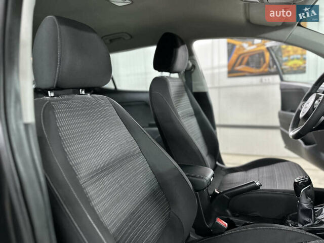 Серый Киа Stonic, объемом двигателя 1.4 л и пробегом 137 тыс. км за 11850 $, фото 87 на Automoto.ua