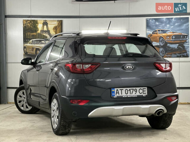 Серый Киа Stonic, объемом двигателя 1.4 л и пробегом 137 тыс. км за 11850 $, фото 43 на Automoto.ua