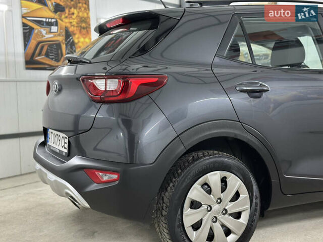 Серый Киа Stonic, объемом двигателя 1.4 л и пробегом 137 тыс. км за 11850 $, фото 58 на Automoto.ua