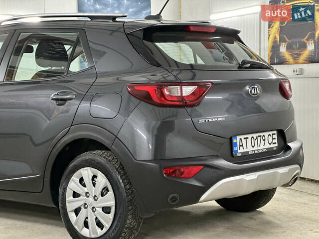 Серый Киа Stonic, объемом двигателя 1.4 л и пробегом 137 тыс. км за 11850 $, фото 35 на Automoto.ua