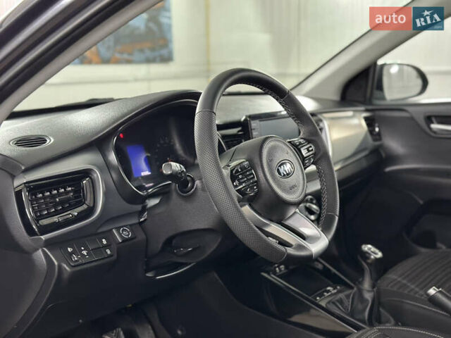 Серый Киа Stonic, объемом двигателя 1.4 л и пробегом 137 тыс. км за 11850 $, фото 66 на Automoto.ua