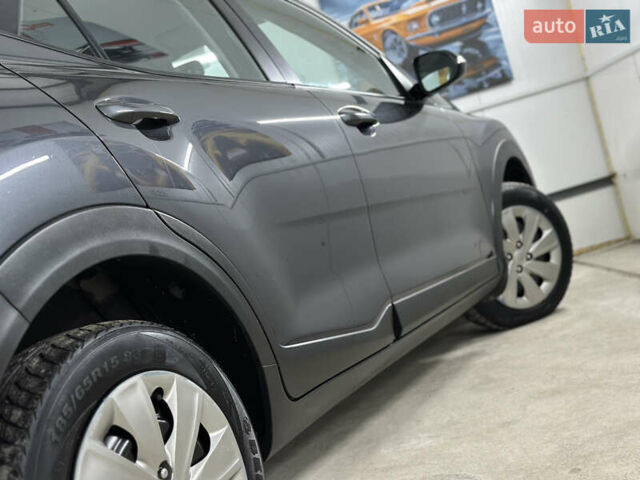 Серый Киа Stonic, объемом двигателя 1.4 л и пробегом 137 тыс. км за 11850 $, фото 55 на Automoto.ua