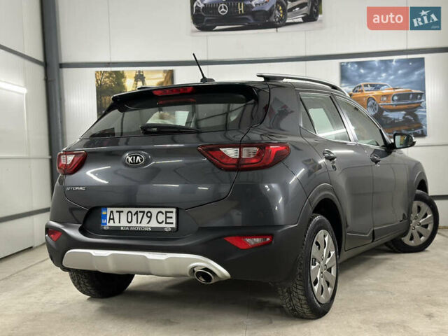 Серый Киа Stonic, объемом двигателя 1.4 л и пробегом 137 тыс. км за 11850 $, фото 52 на Automoto.ua