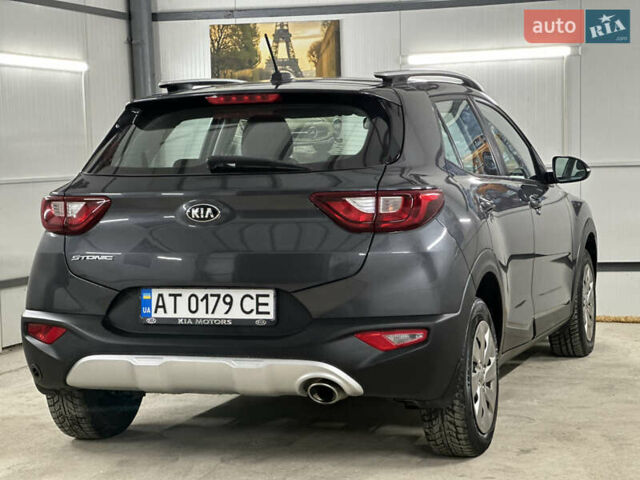 Серый Киа Stonic, объемом двигателя 1.4 л и пробегом 137 тыс. км за 11850 $, фото 62 на Automoto.ua
