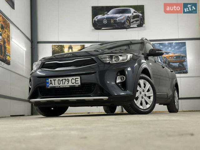 Серый Киа Stonic, объемом двигателя 1.4 л и пробегом 137 тыс. км за 11850 $, фото 15 на Automoto.ua