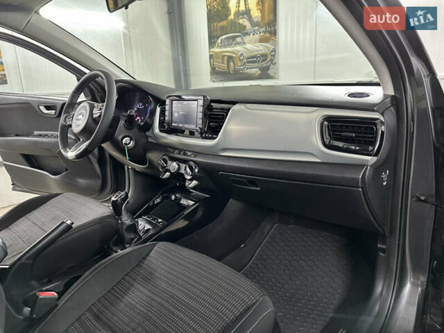 Серый Киа Stonic, объемом двигателя 1.4 л и пробегом 137 тыс. км за 11850 $, фото 81 на Automoto.ua