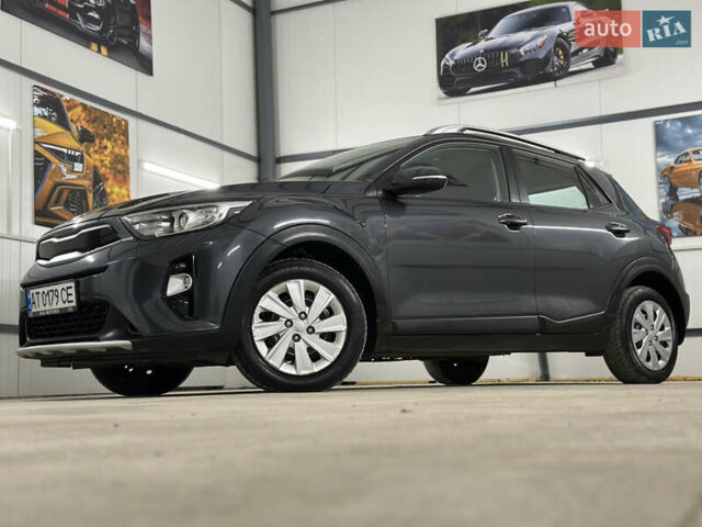 Серый Киа Stonic, объемом двигателя 1.4 л и пробегом 137 тыс. км за 11850 $, фото 26 на Automoto.ua