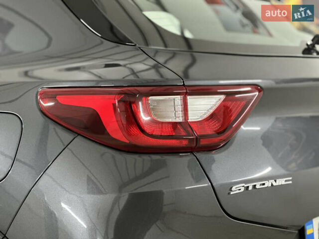 Серый Киа Stonic, объемом двигателя 1.4 л и пробегом 137 тыс. км за 11850 $, фото 38 на Automoto.ua