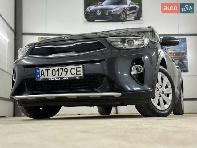 Серый Киа Stonic, объемом двигателя 1.4 л и пробегом 137 тыс. км за 11850 $, фото 16 на Automoto.ua