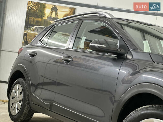 Серый Киа Stonic, объемом двигателя 1.4 л и пробегом 137 тыс. км за 11850 $, фото 7 на Automoto.ua