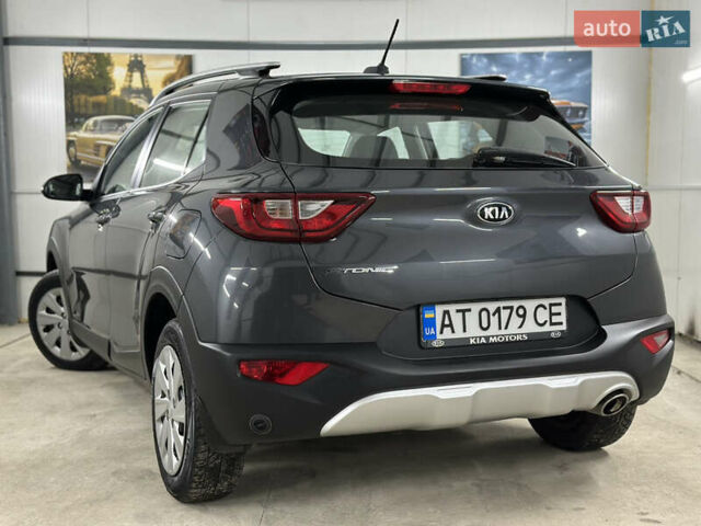 Серый Киа Stonic, объемом двигателя 1.4 л и пробегом 137 тыс. км за 11850 $, фото 34 на Automoto.ua