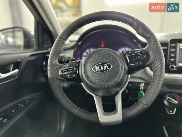 Серый Киа Stonic, объемом двигателя 1.4 л и пробегом 137 тыс. км за 11850 $, фото 101 на Automoto.ua