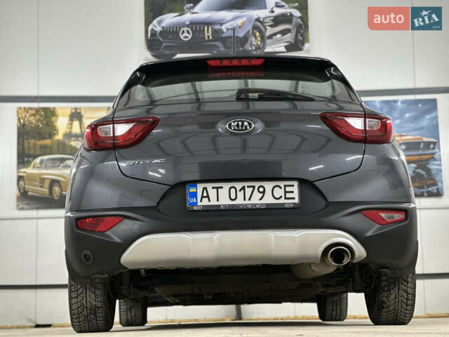 Серый Киа Stonic, объемом двигателя 1.4 л и пробегом 137 тыс. км за 11850 $, фото 61 на Automoto.ua